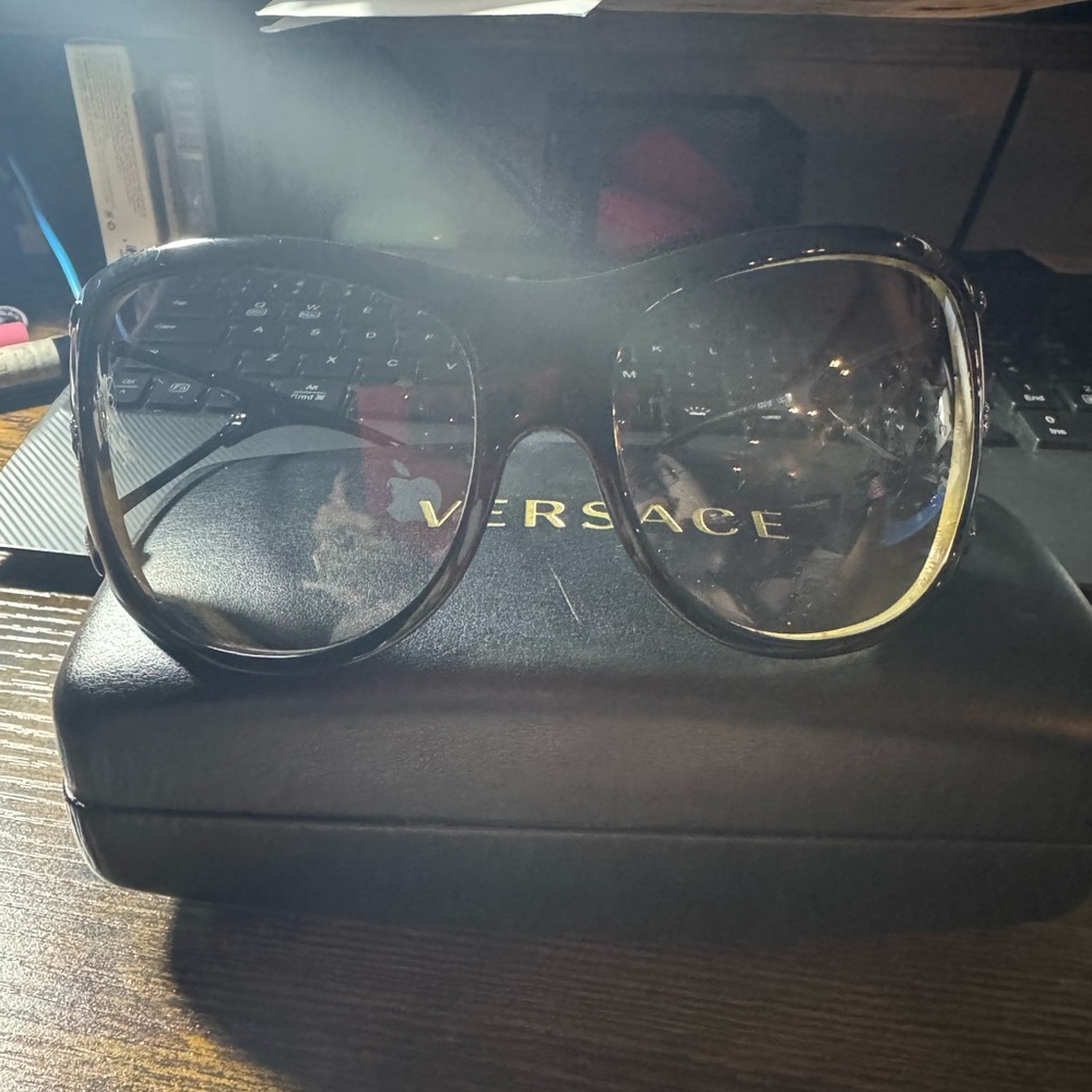 Versace sunglasses -authentic no scratches great condition with Versace case